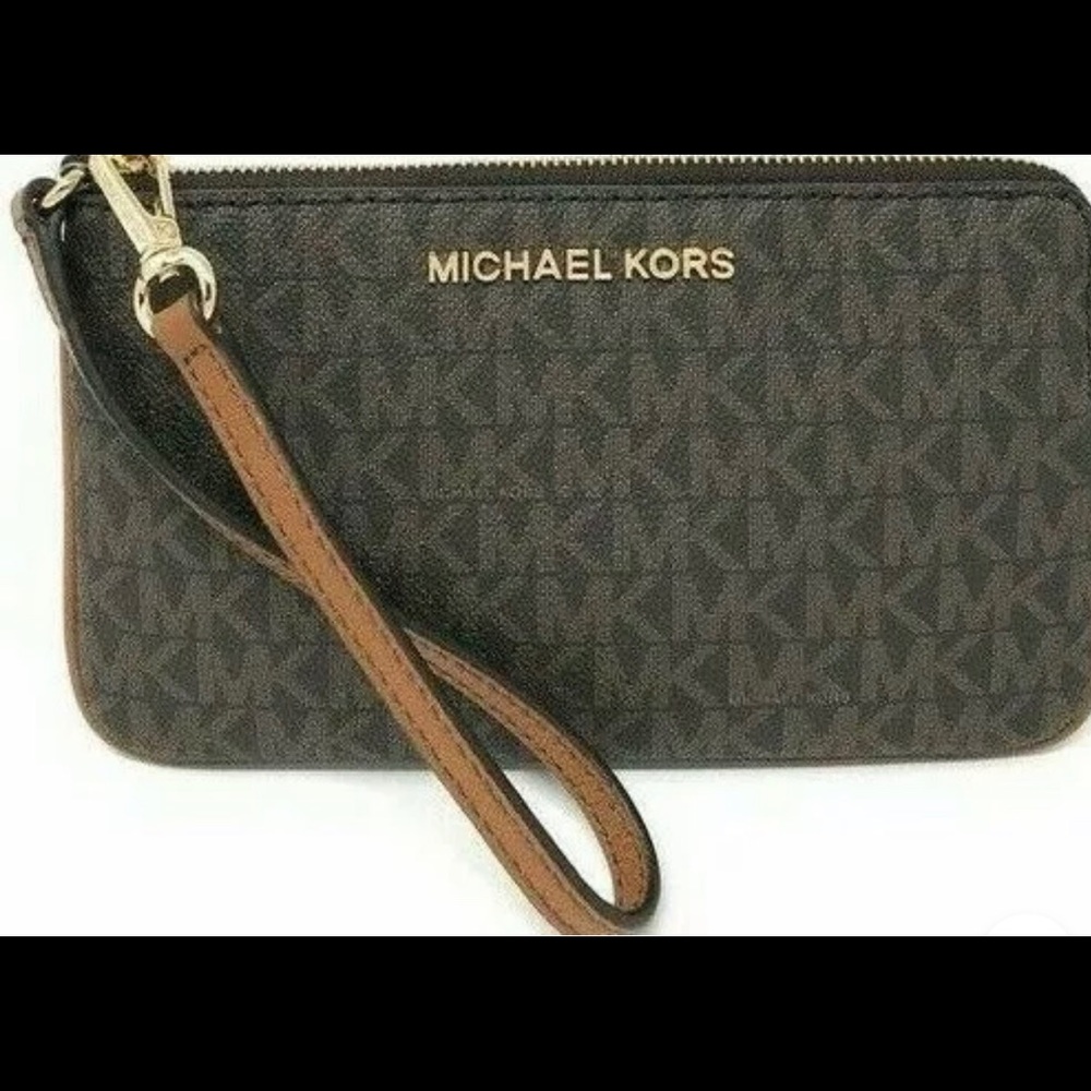 NWOT Michael Kors Signature Wristlet